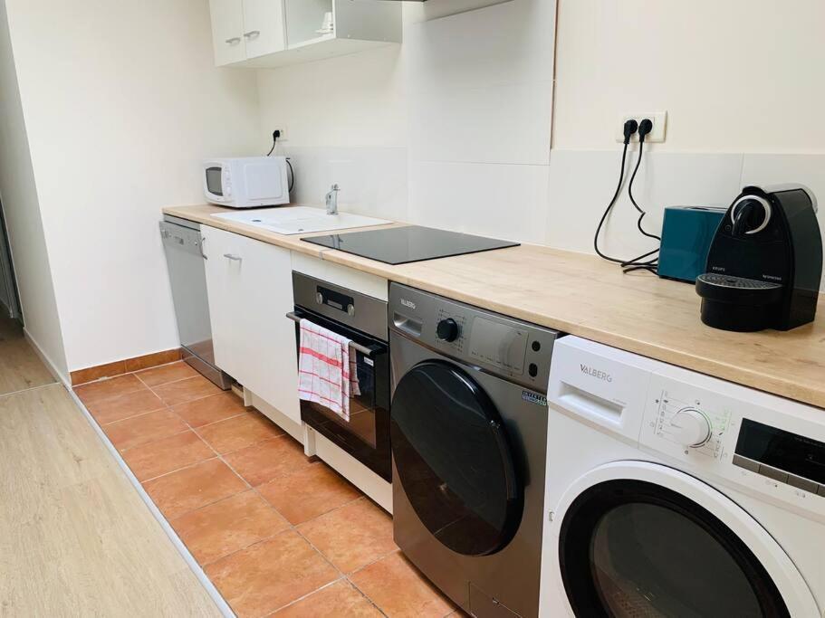 Appartement T3, Au Coeur De Montpellier, Wifi Et Climatisation Luaran gambar
